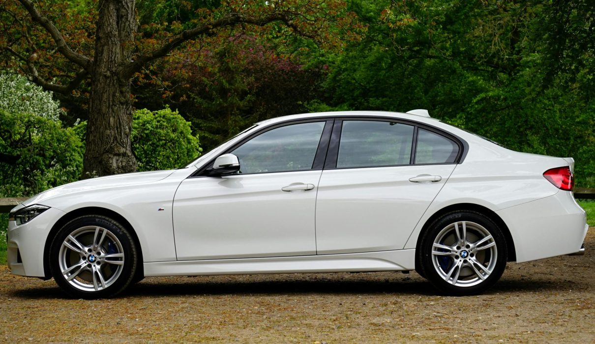 Essential Considerations for Monthly Car Rentals in Dubai: