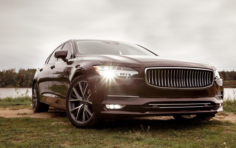 Tips for Booking Affordable Luxury Car Rentals in Dubai  