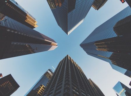 Why a Real Estate Lawyer in Dubai Is Necessary for Foreign Investors: